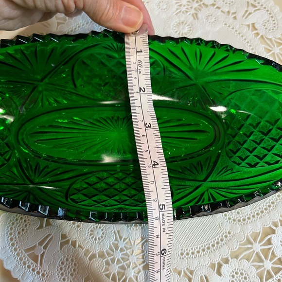 Vintage Large Green Indiana Glass Diamond Point Serving Dish - Picture 5 of 5